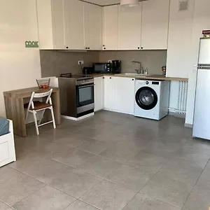 Appartement Rdc Avec Parking Privé, La Fare-les-Oliviers